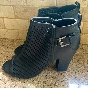 G by Guess women’s size 9M open toe black booties